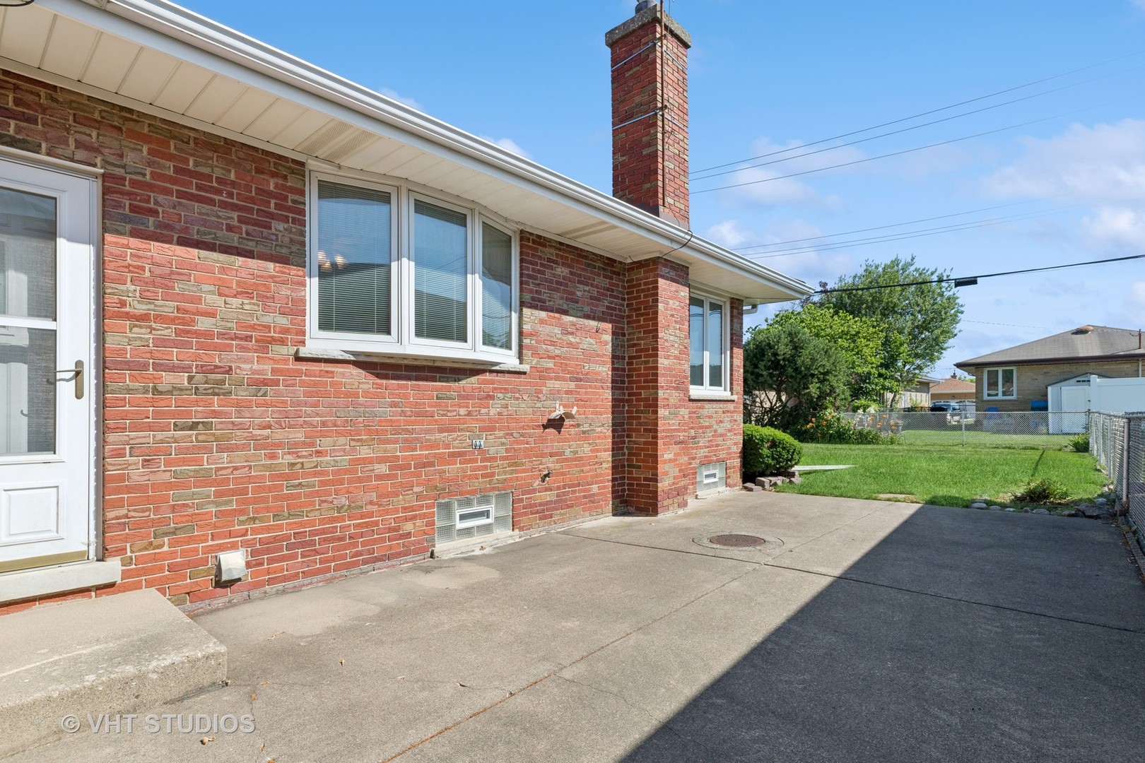 4445 N Forestview Avenue, Chicago, IL 60656
