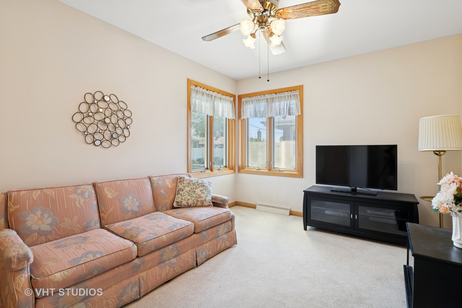 4445 N Forestview Avenue, Chicago, IL 60656