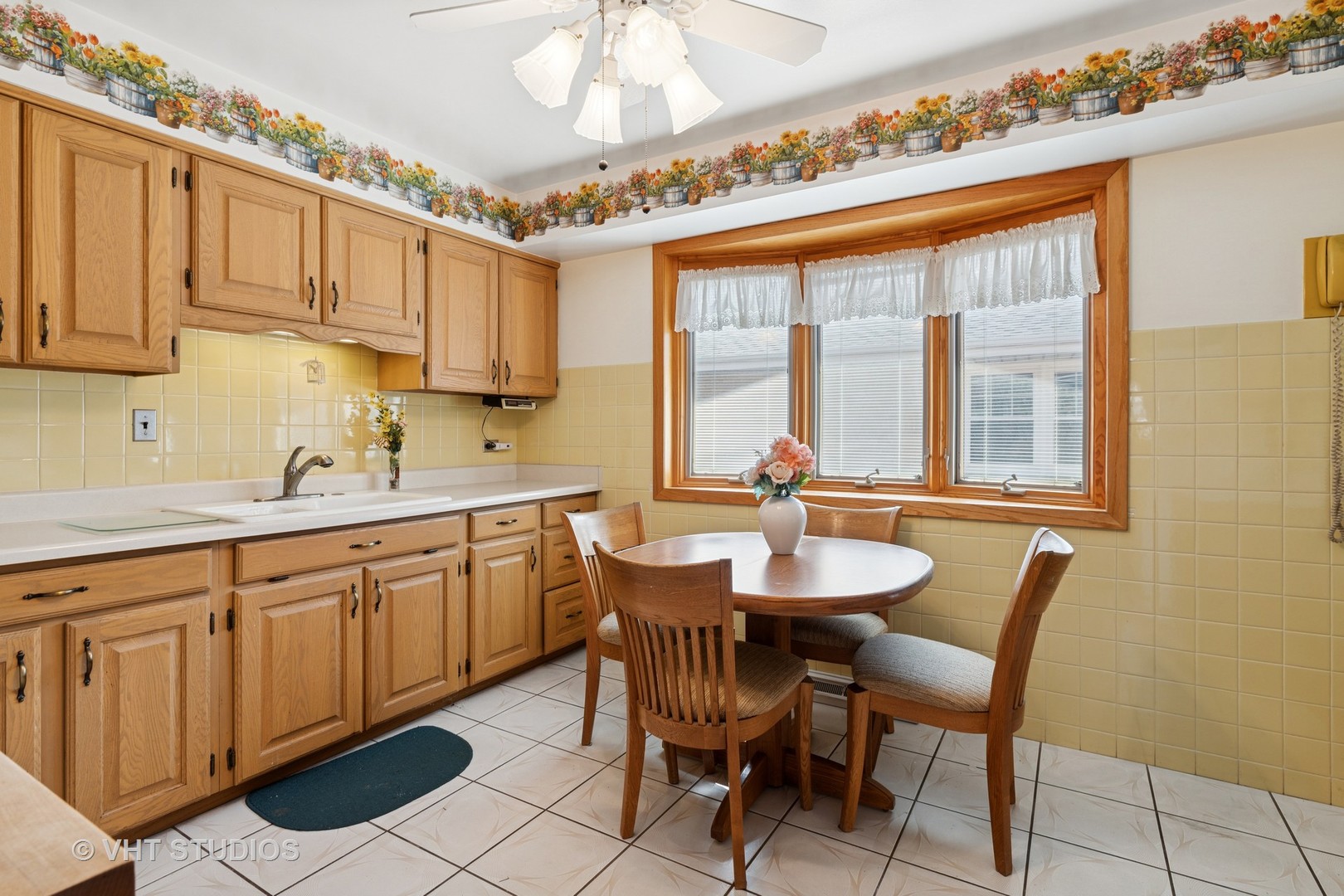 4445 N Forestview Avenue, Chicago, IL 60656