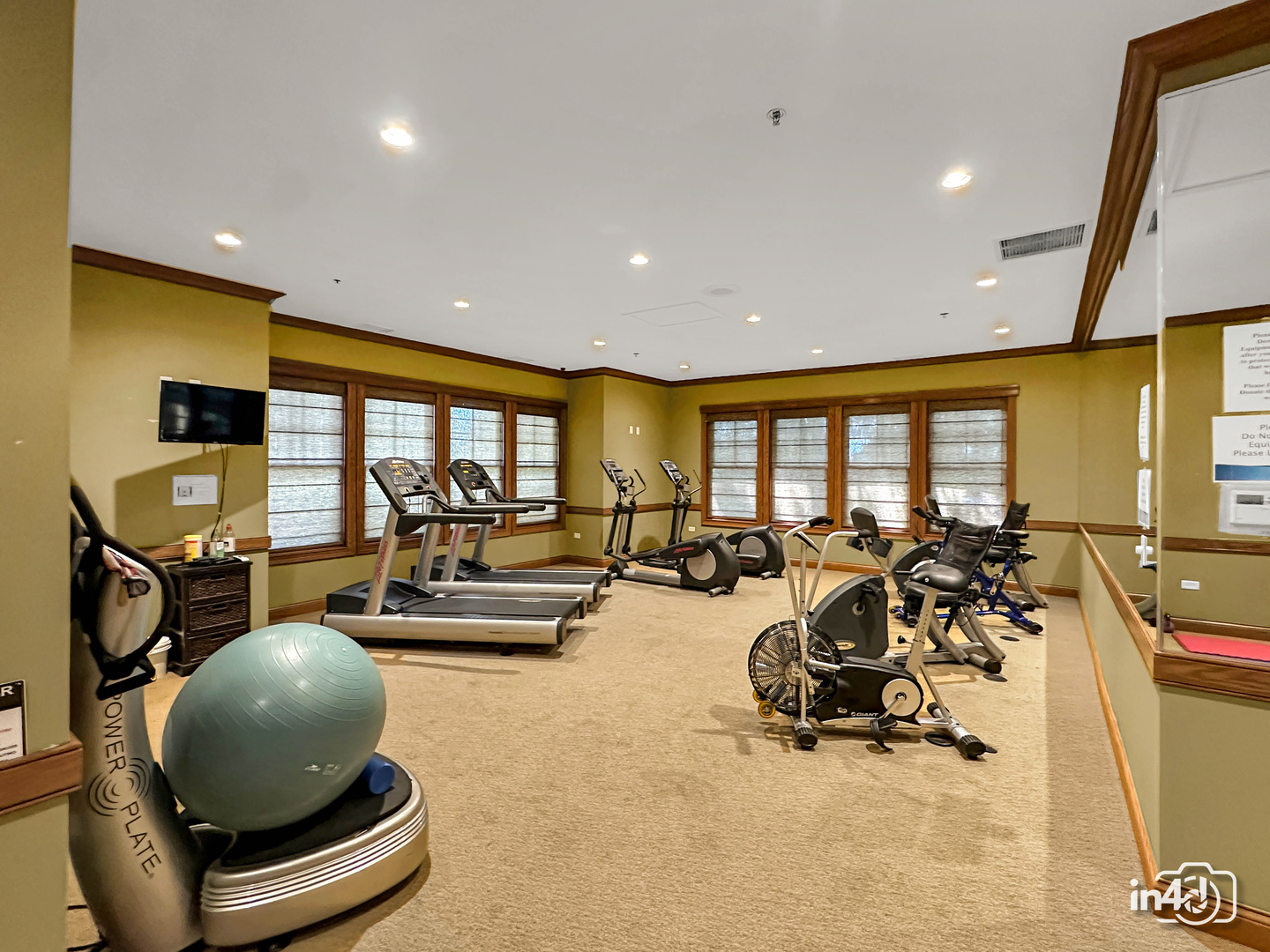 614 Pineridge Drive #614, Oswego, IL 60543