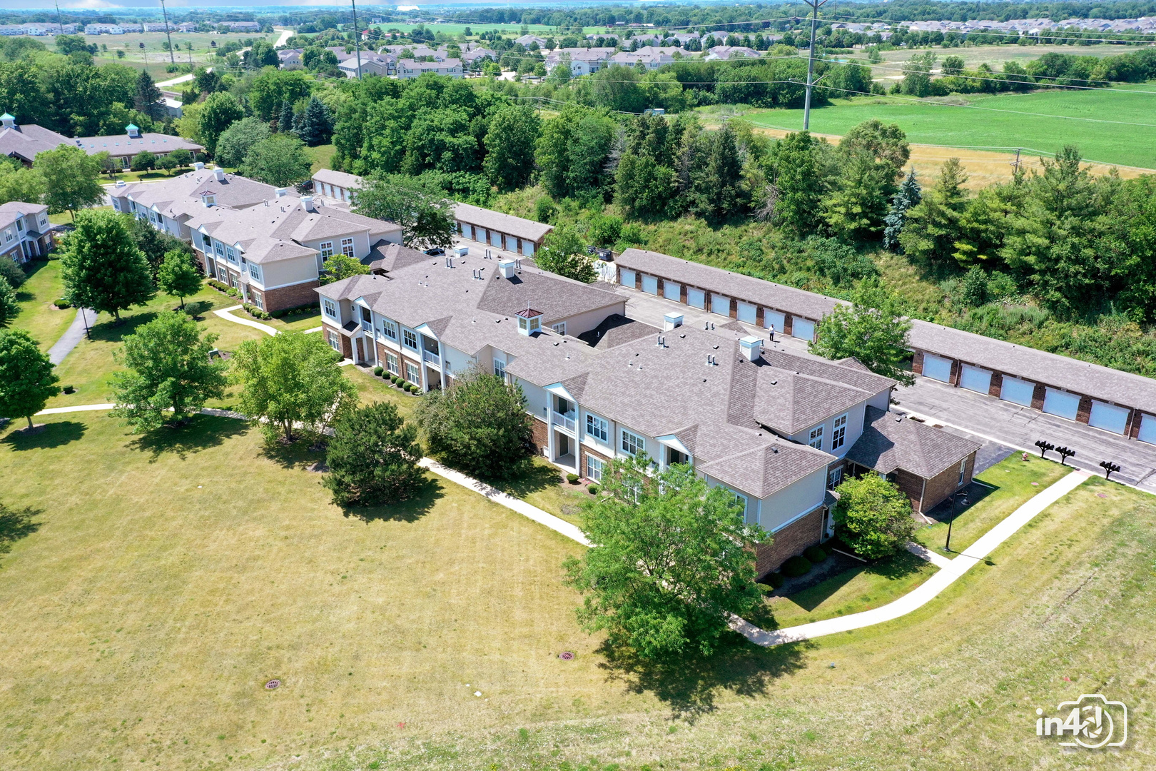 614 Pineridge Drive #614, Oswego, IL 60543