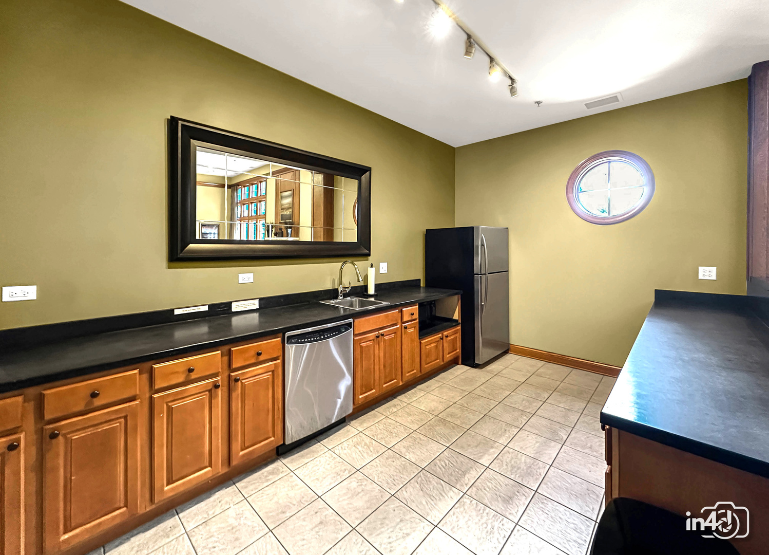 614 Pineridge Drive #614, Oswego, IL 60543