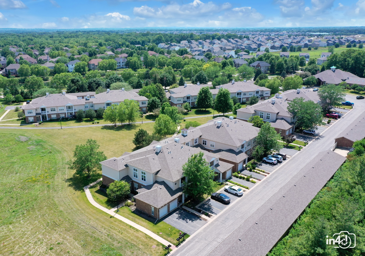 614 Pineridge Drive #614, Oswego, IL 60543