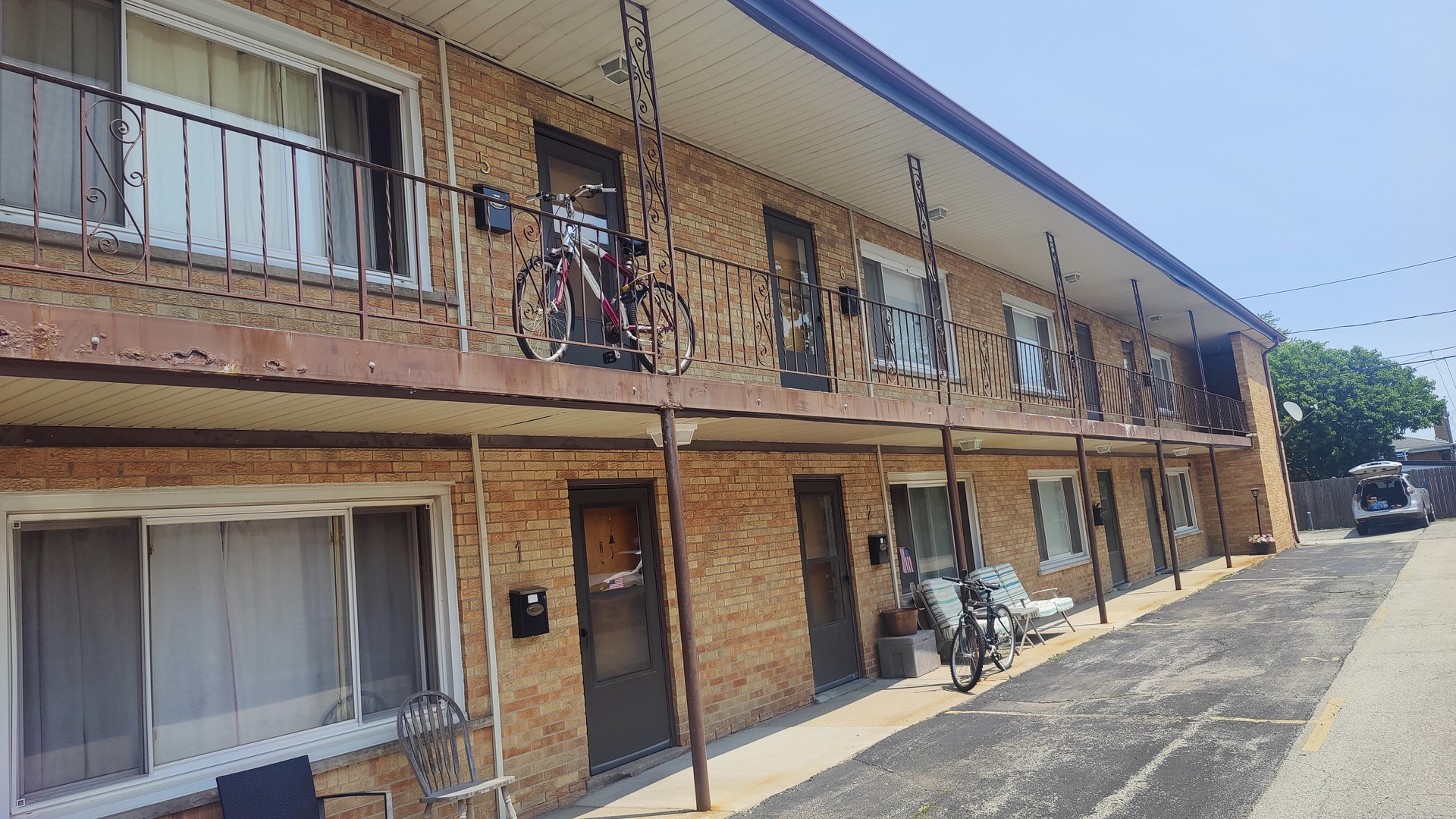 29 N Hillside Avenue #6, Hillside, IL 60162