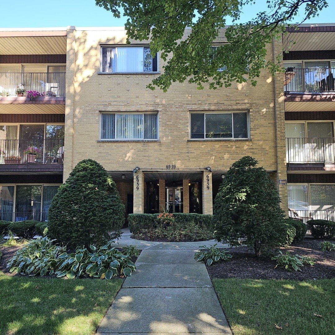 6959 N Ridge Boulevard #1C, Chicago, IL 60645