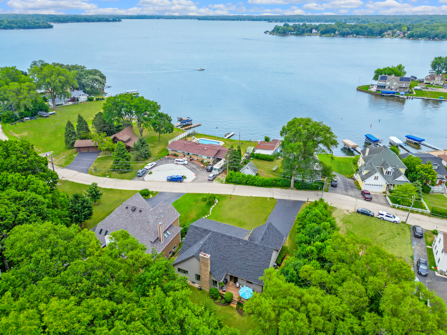 30 N Holly Avenue, Fox Lake, IL 60020