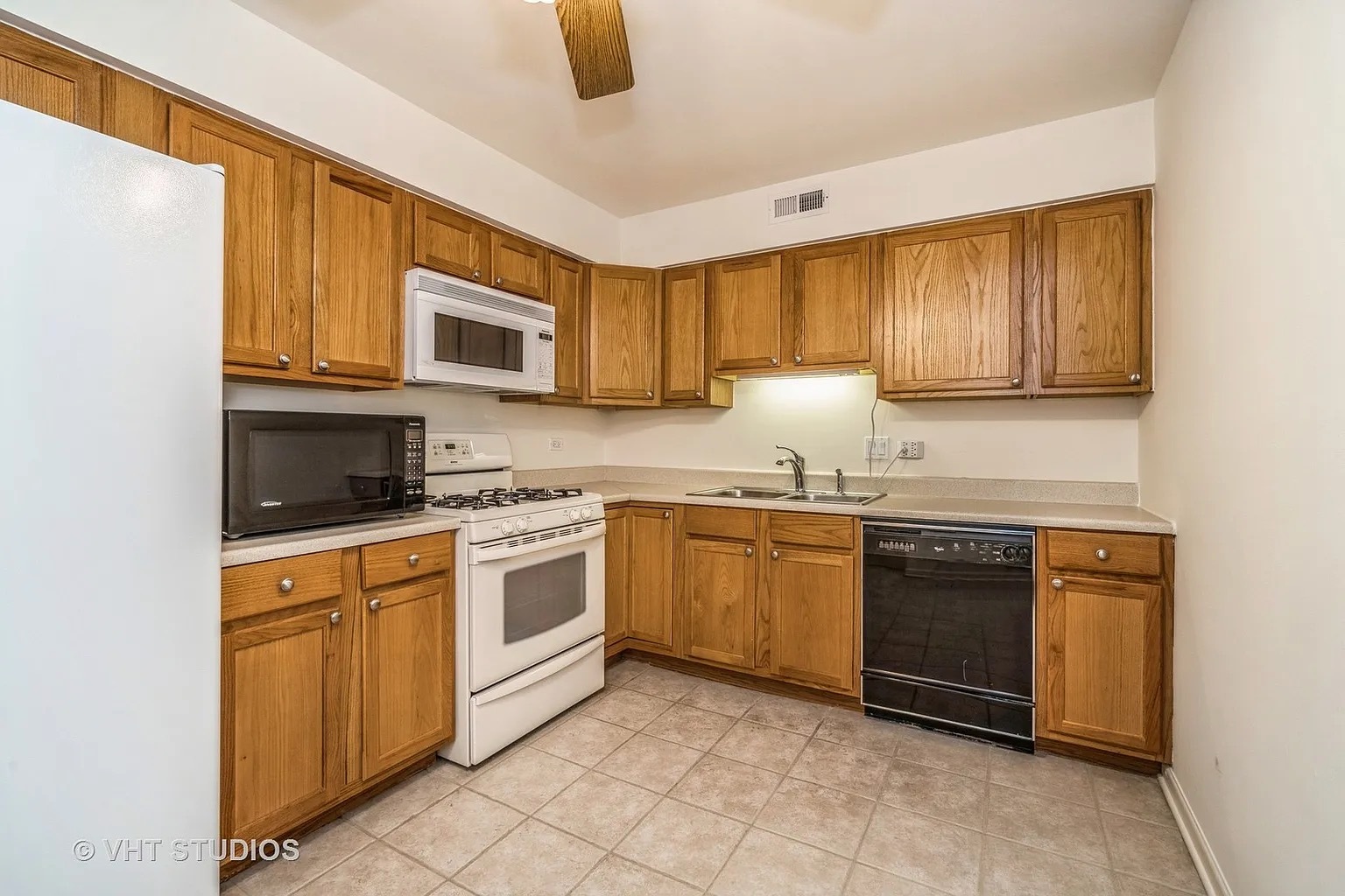 1450 Sandpebble Drive #227, Wheeling, IL 60090