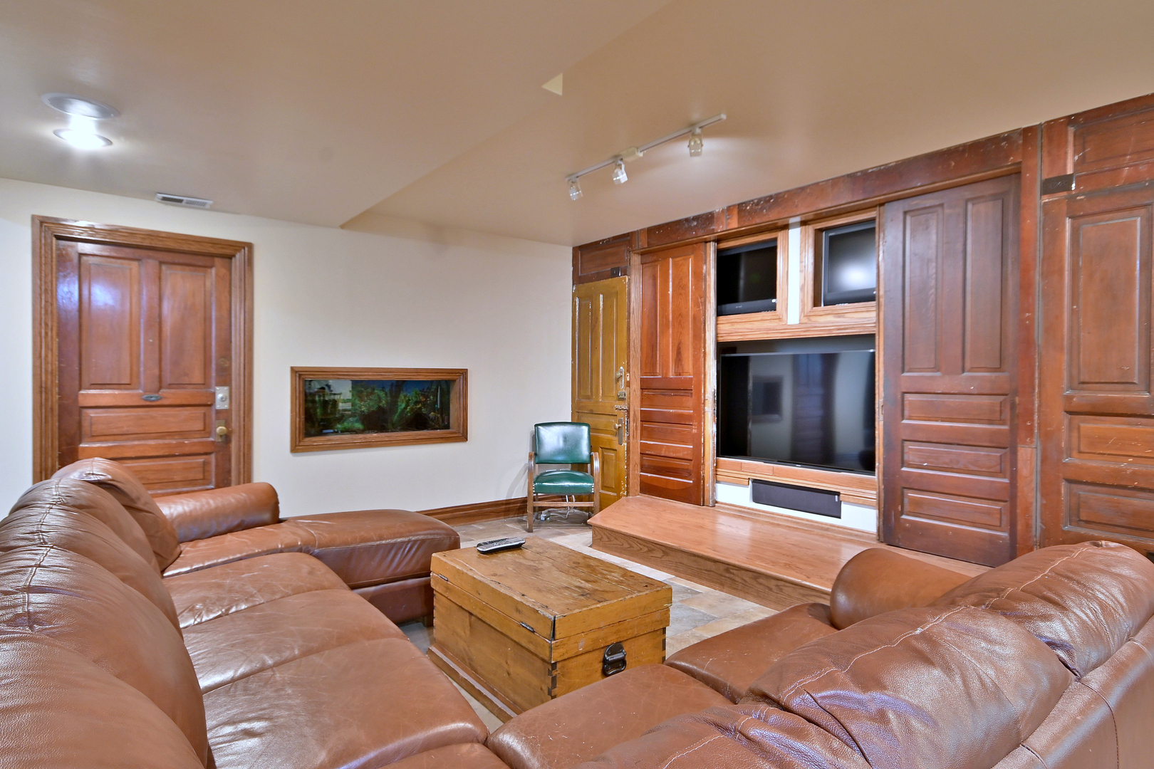 366 W Eggleston Avenue, Elmhurst, IL 60126