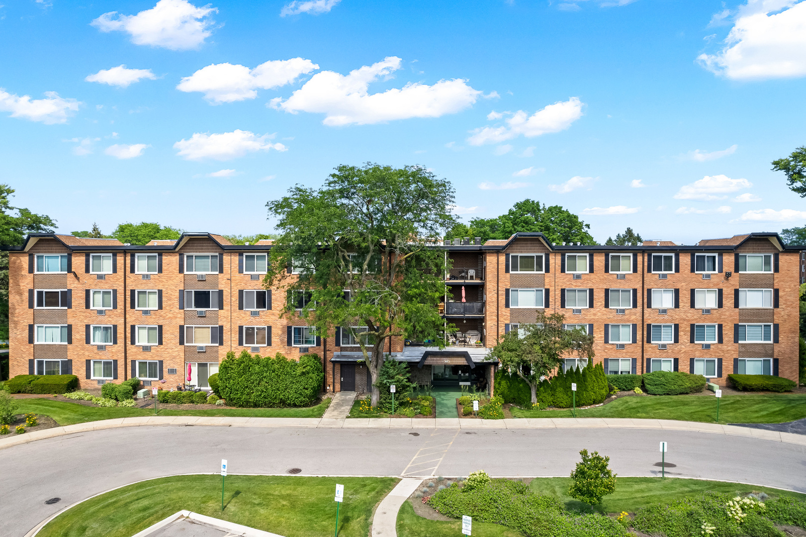 1207 S Old Wilke Road #209, Arlington Heights, IL 60005