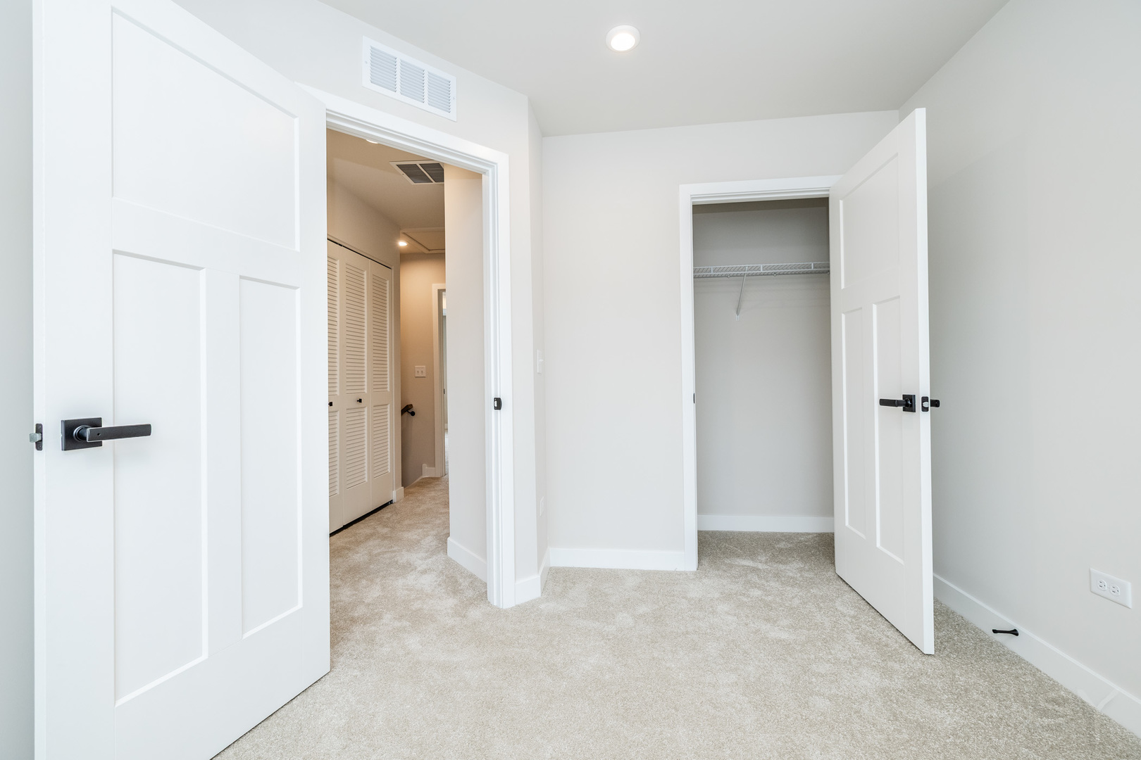 914 Jenkins Court, Wheeling, IL 60090
