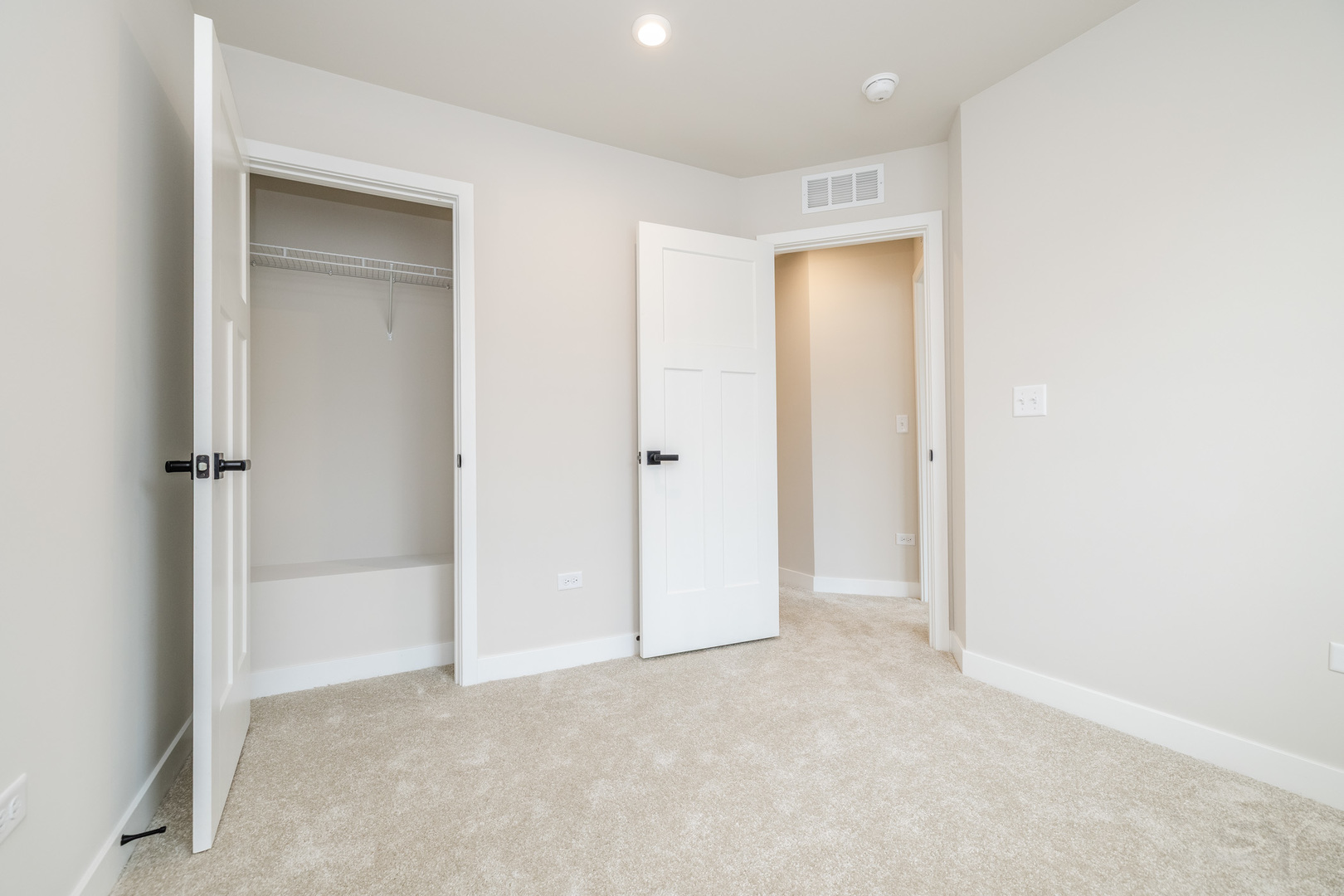 914 Jenkins Court, Wheeling, IL 60090