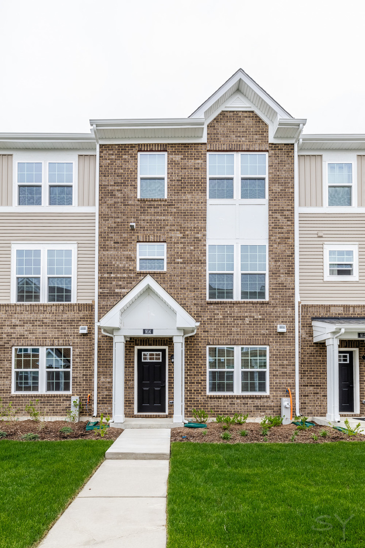 914 Jenkins Court, Wheeling, IL 60090