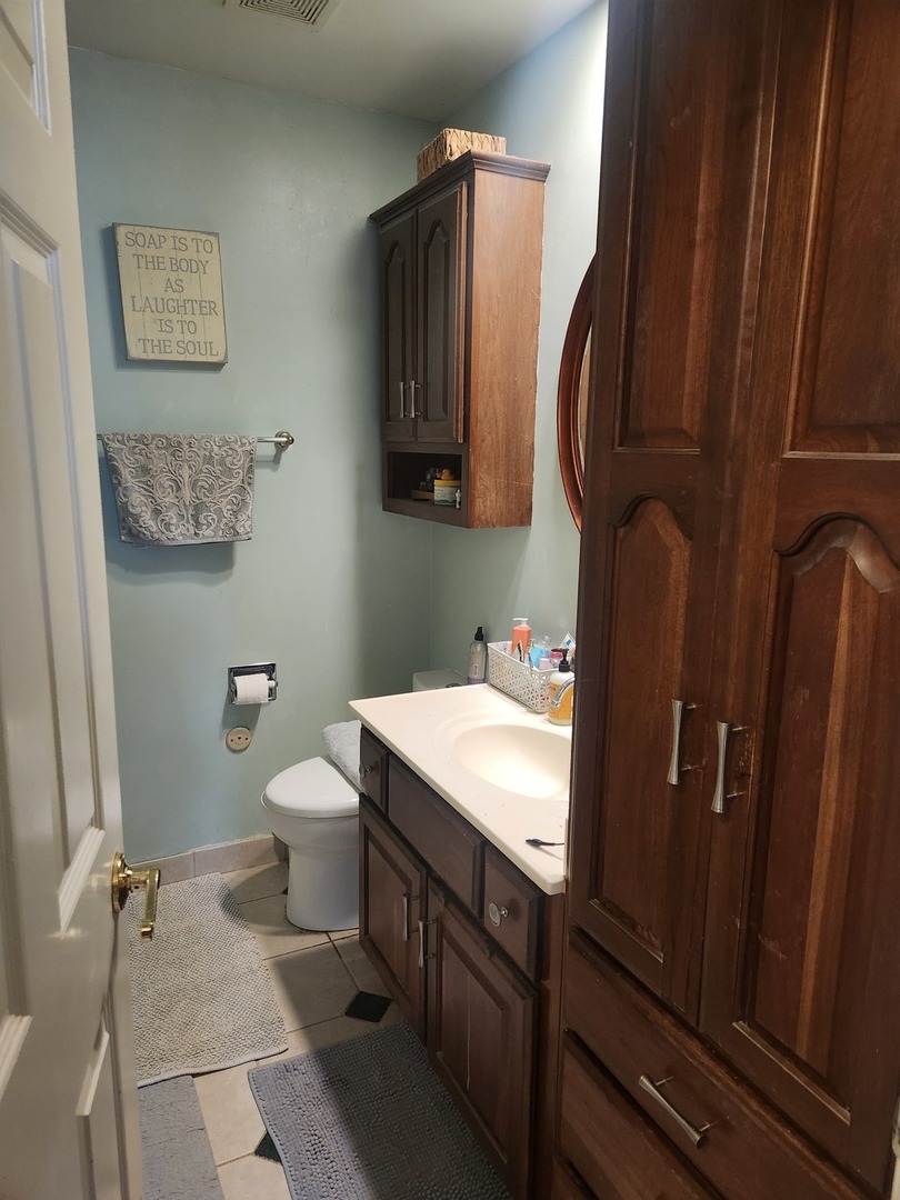 321 Carmelhead Lane, Schaumburg, IL 60193