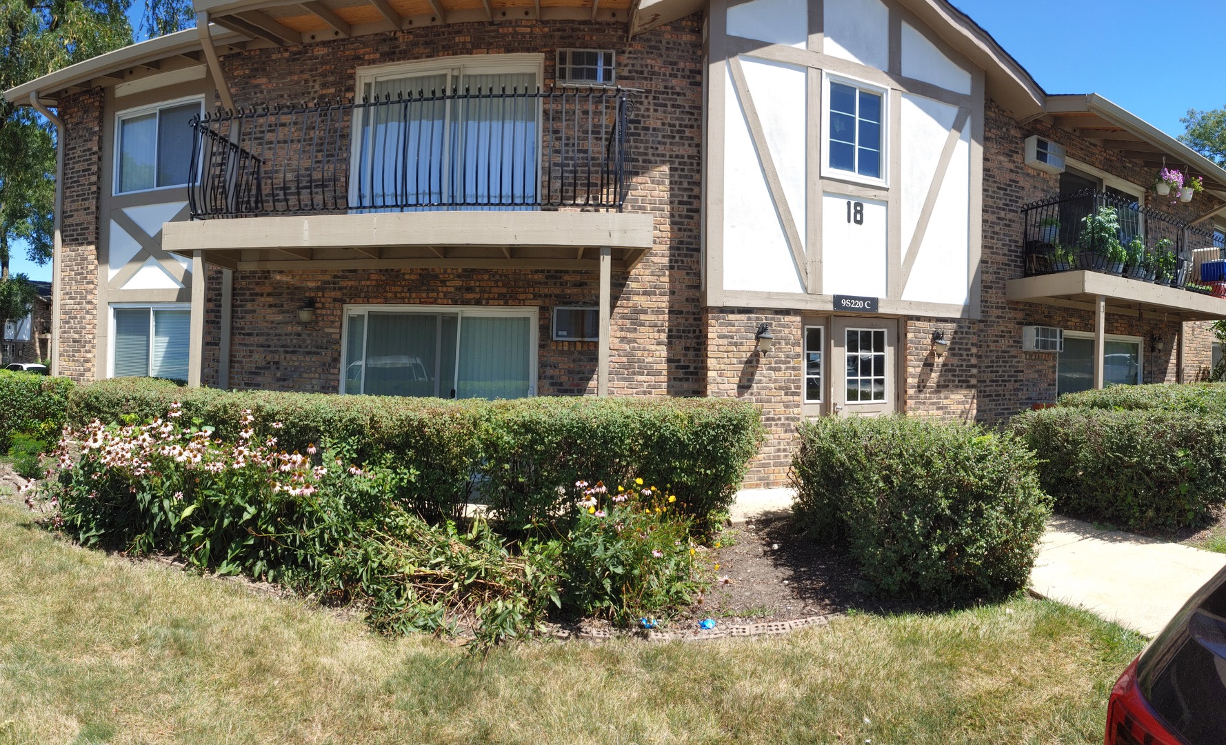 9S220 FRONTAGE Road #112, Willowbrook, IL 60527