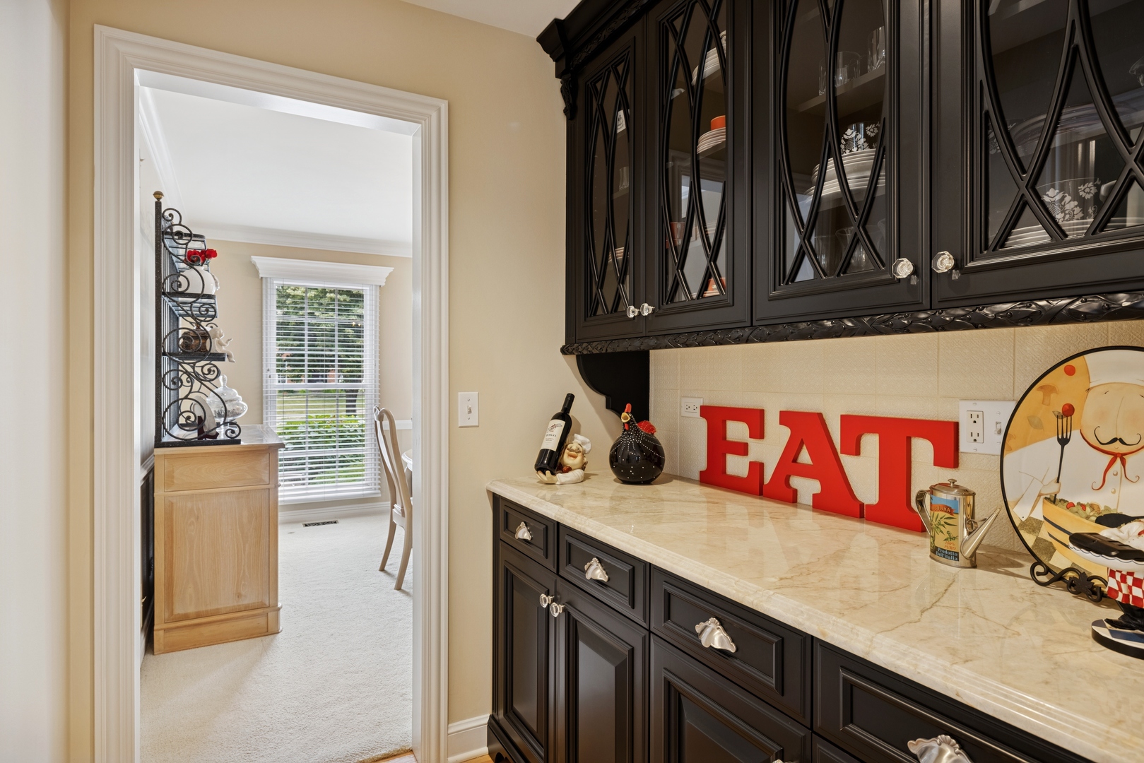 1219 N Lakeview Court, Palatine, IL 60067