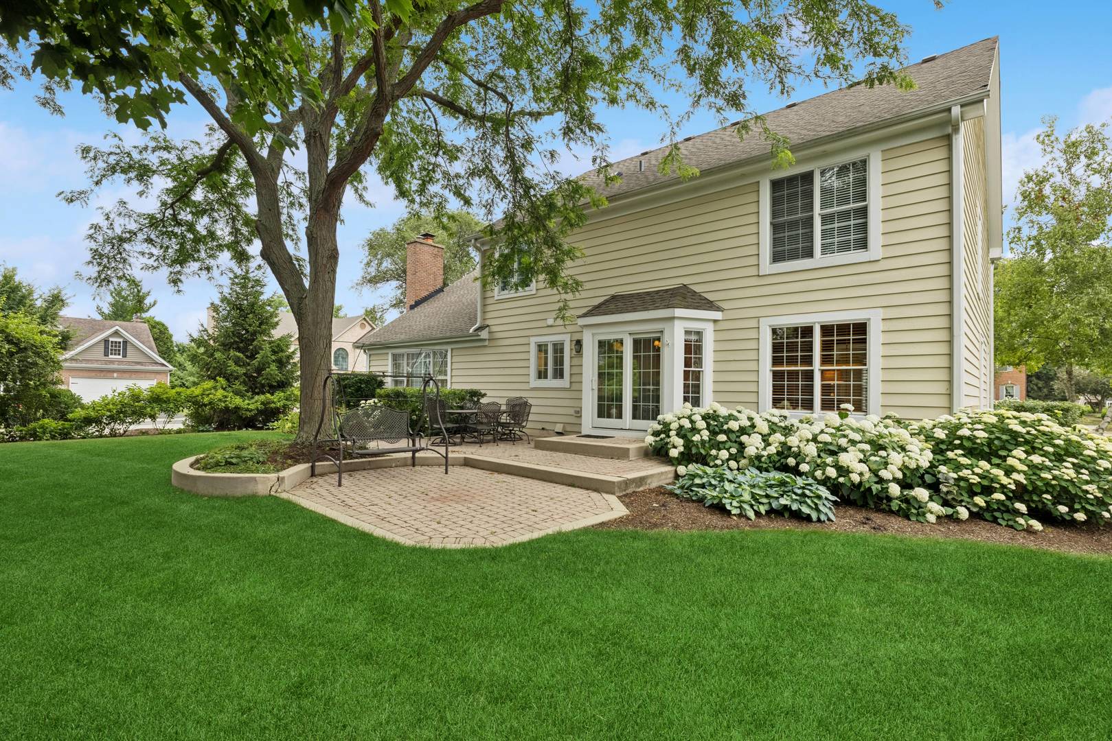 1219 N Lakeview Court, Palatine, IL 60067