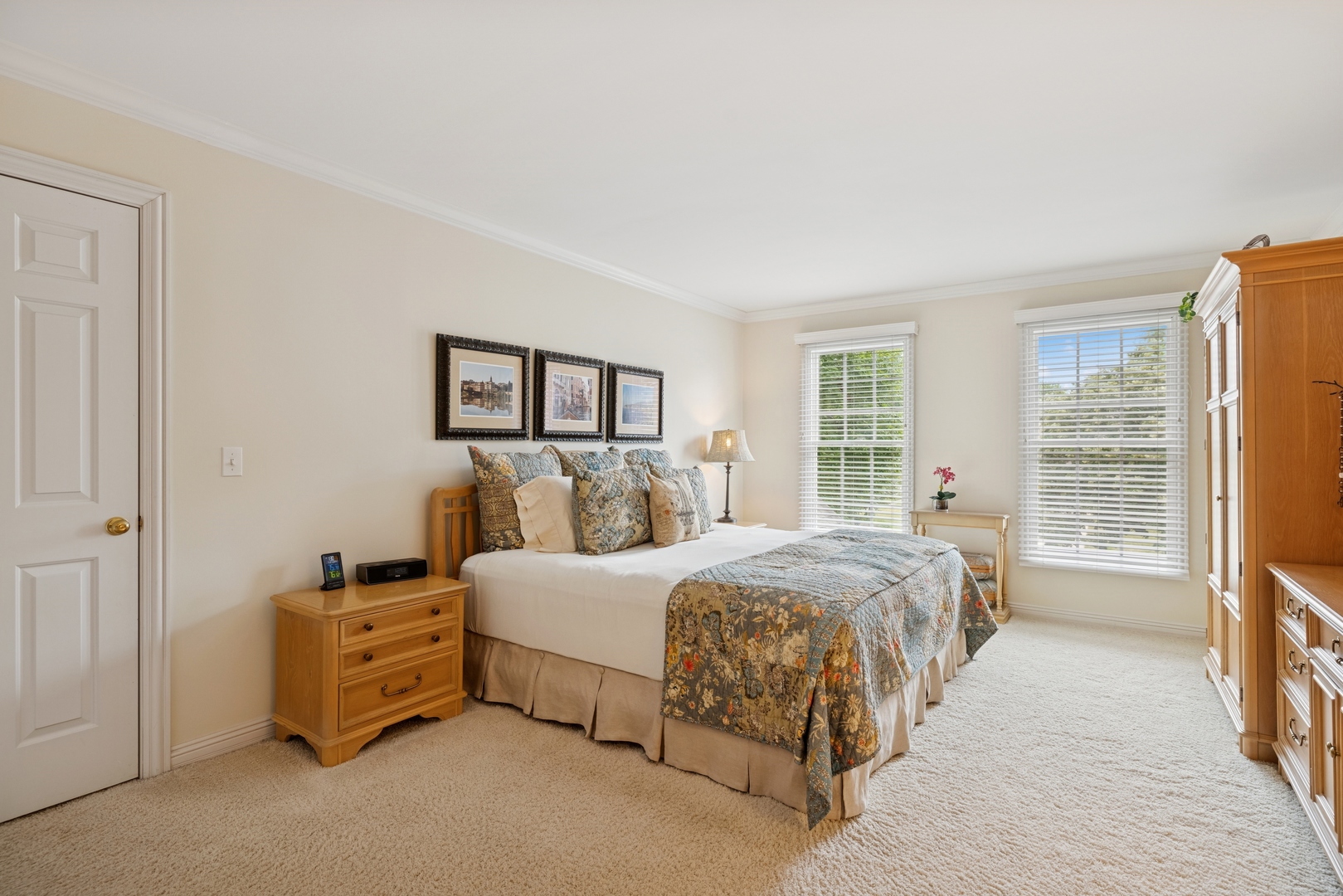 1219 N Lakeview Court, Palatine, IL 60067