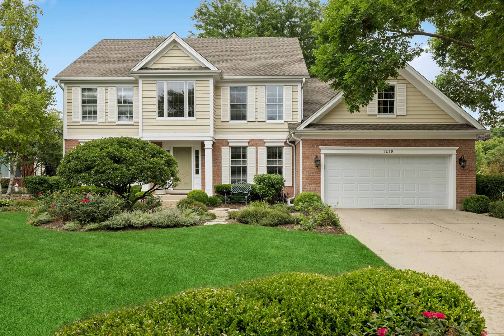 1219 N Lakeview Court, Palatine, IL 60067