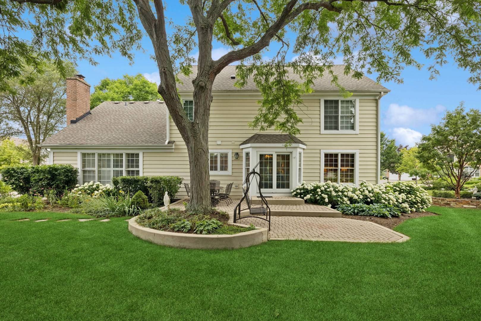 1219 N Lakeview Court, Palatine, IL 60067
