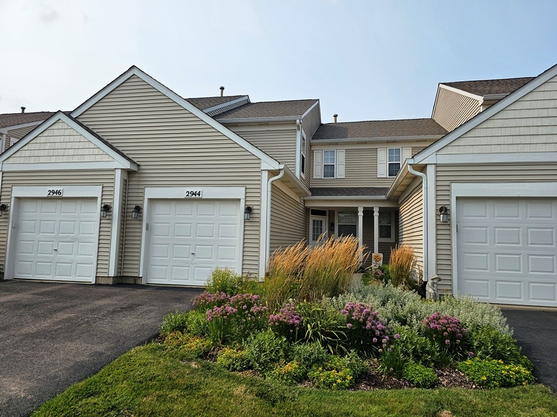 2944 White Thorn Circle, Naperville, IL 60564