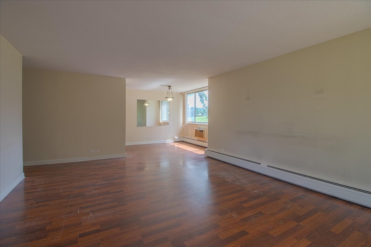 2222 S Stewart Avenue #1B, Lombard, IL 60148