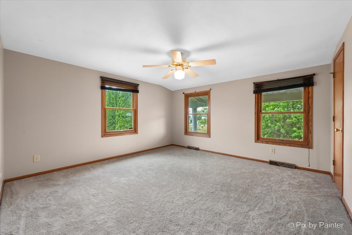 29648 S State Line Road, Beecher, IL 60401