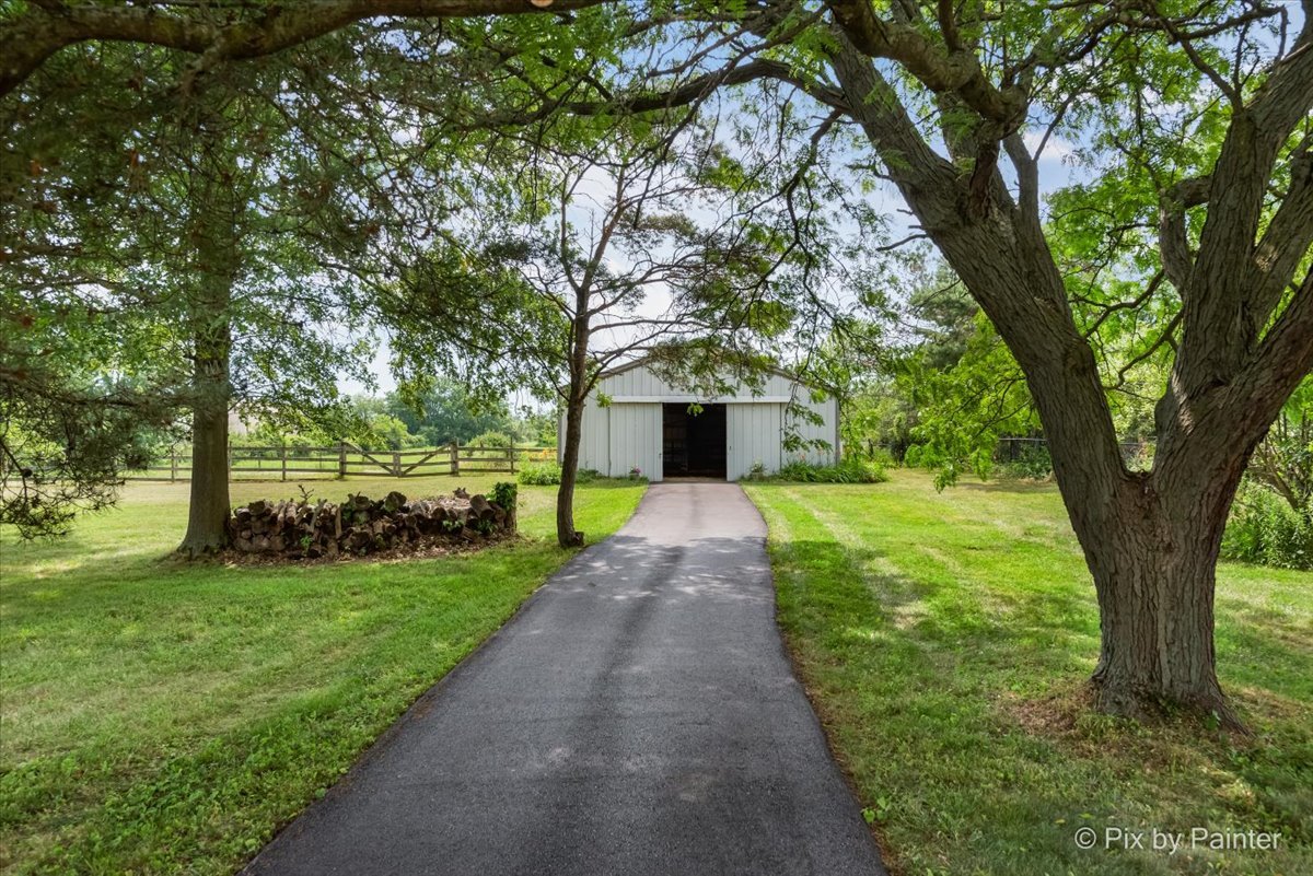 29648 S State Line Road, Beecher, IL 60401