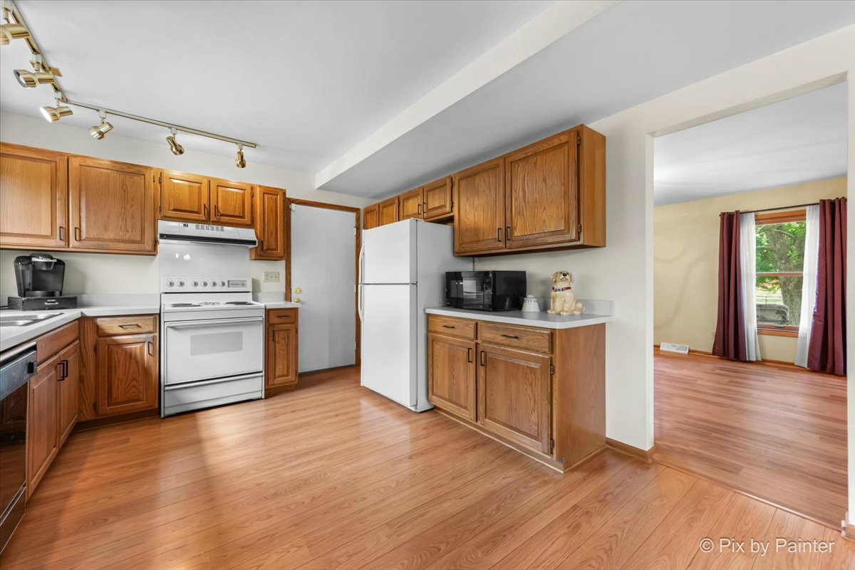 29648 S State Line Road, Beecher, IL 60401