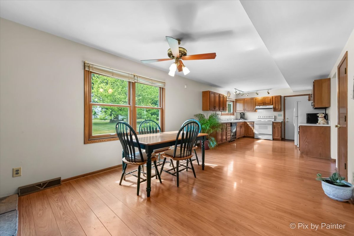 29648 S State Line Road, Beecher, IL 60401