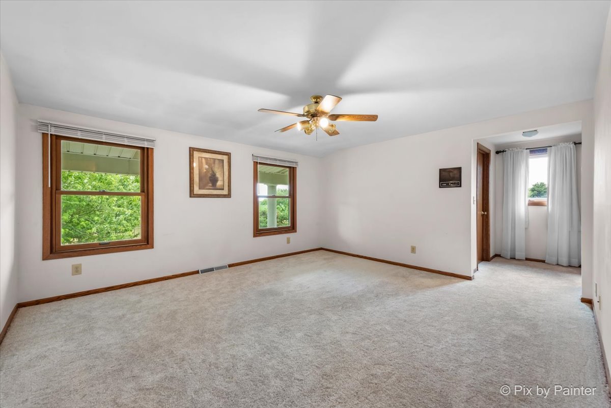 29648 S State Line Road, Beecher, IL 60401