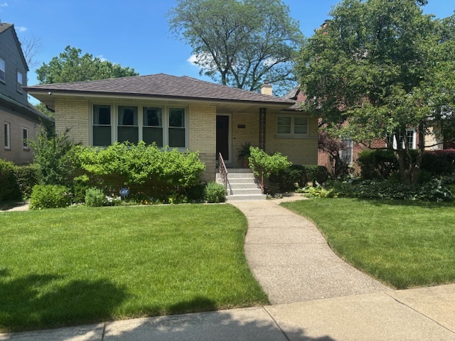 1105 N Euclid Avenue, Oak Park, IL 60302