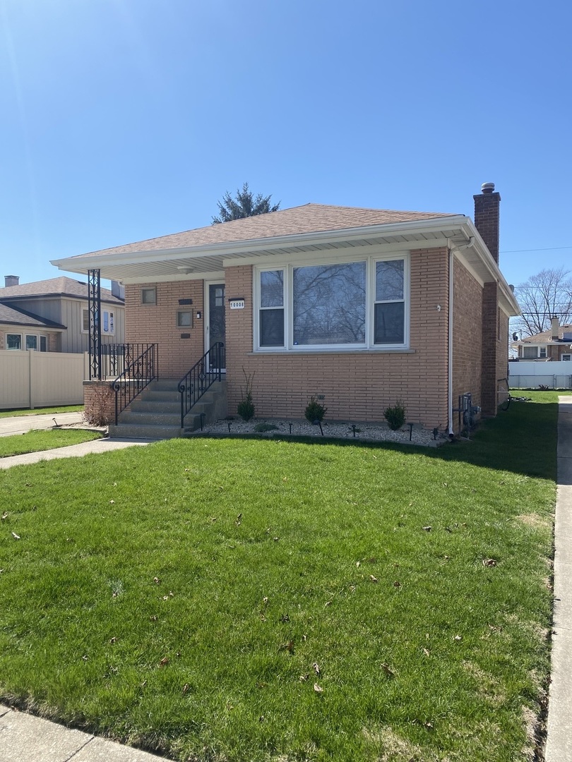 10008 S Kolin Avenue, Oak Lawn, IL 60453