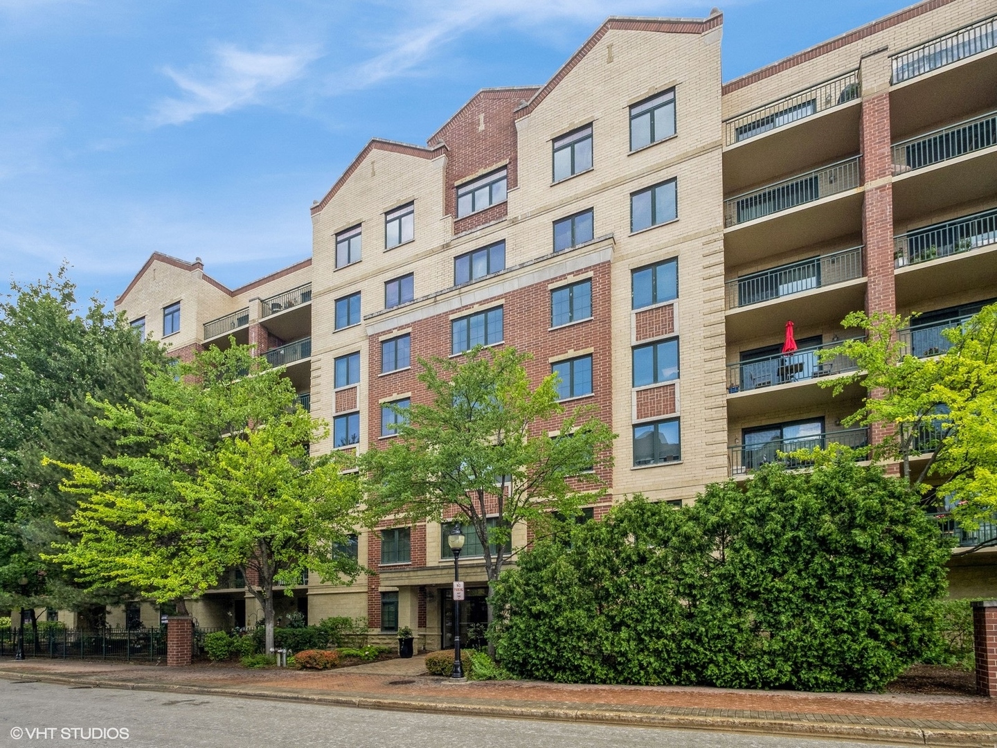11 S Wille Street #201, Mount Prospect, IL 60056