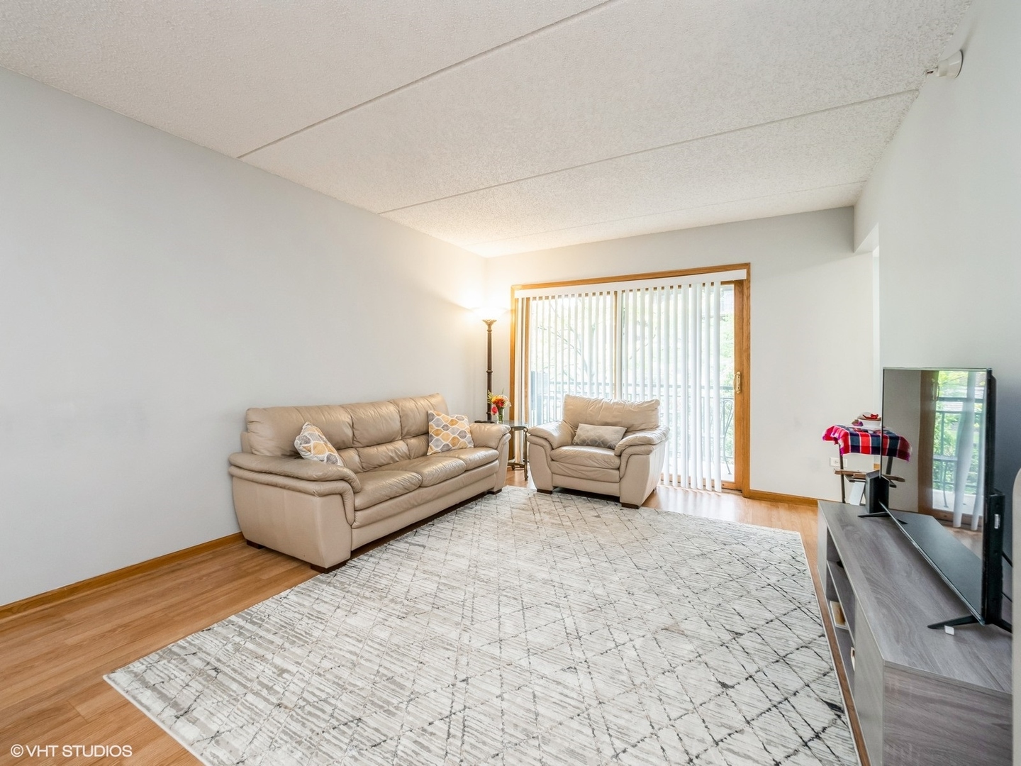 11 S Wille Street #201, Mount Prospect, IL 60056