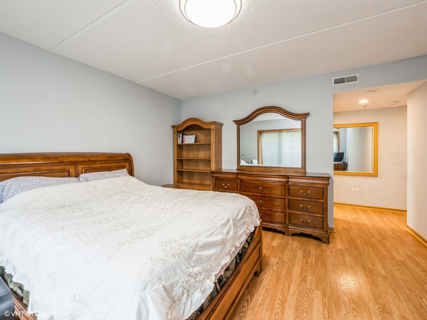 11 S Wille Street #201, Mount Prospect, IL 60056