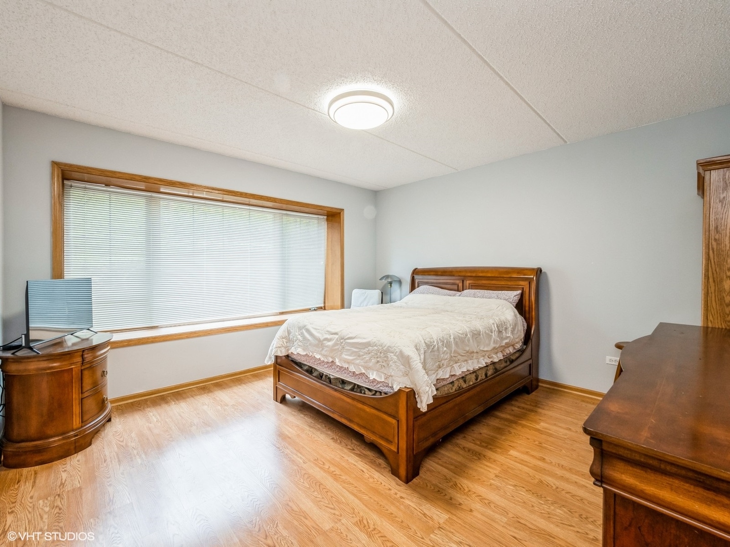 11 S Wille Street #201, Mount Prospect, IL 60056