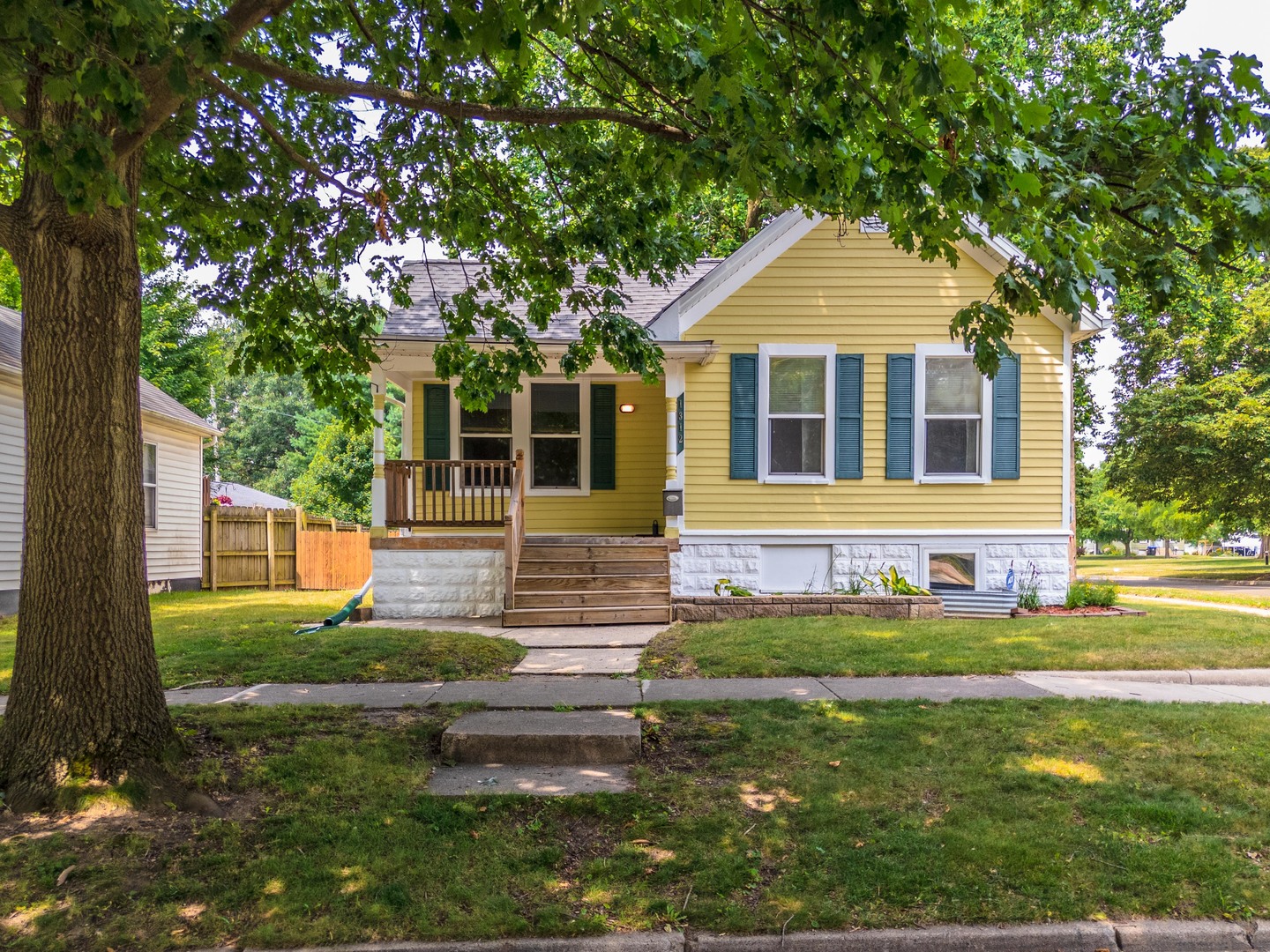 1312 N Morris Avenue, Bloomington, IL 61701