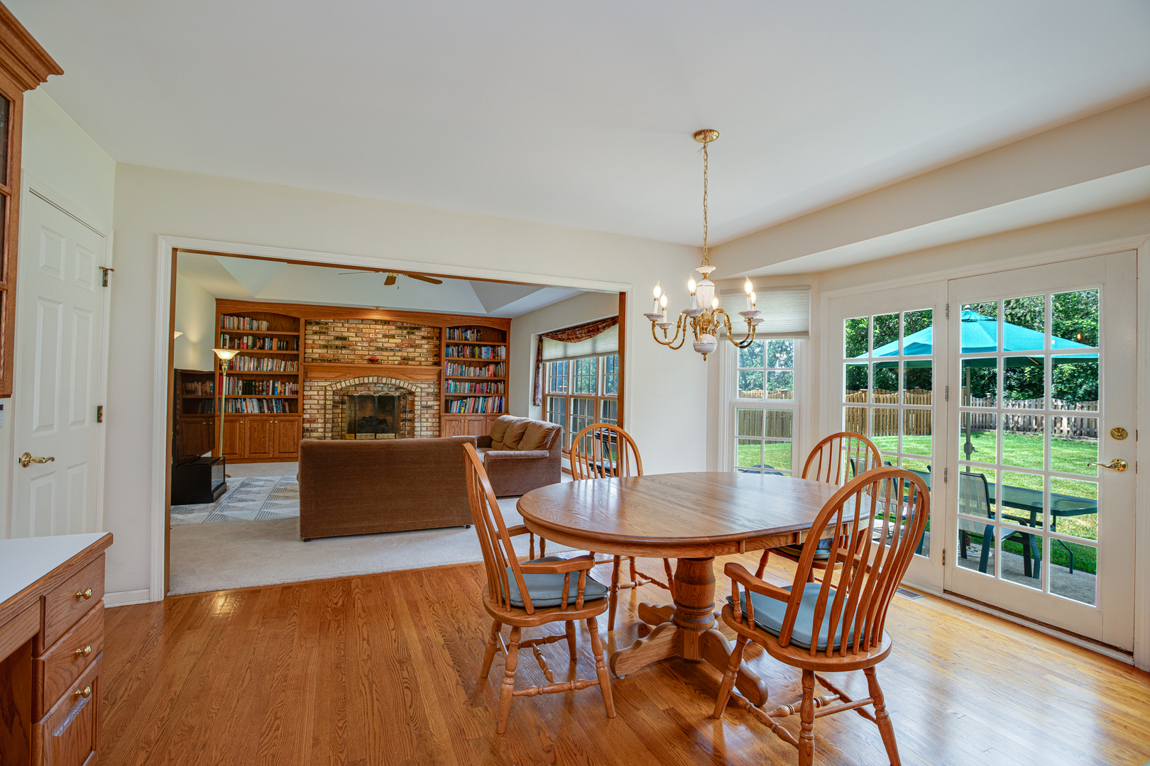 857 Meadowlark Drive, West Chicago, IL 60185