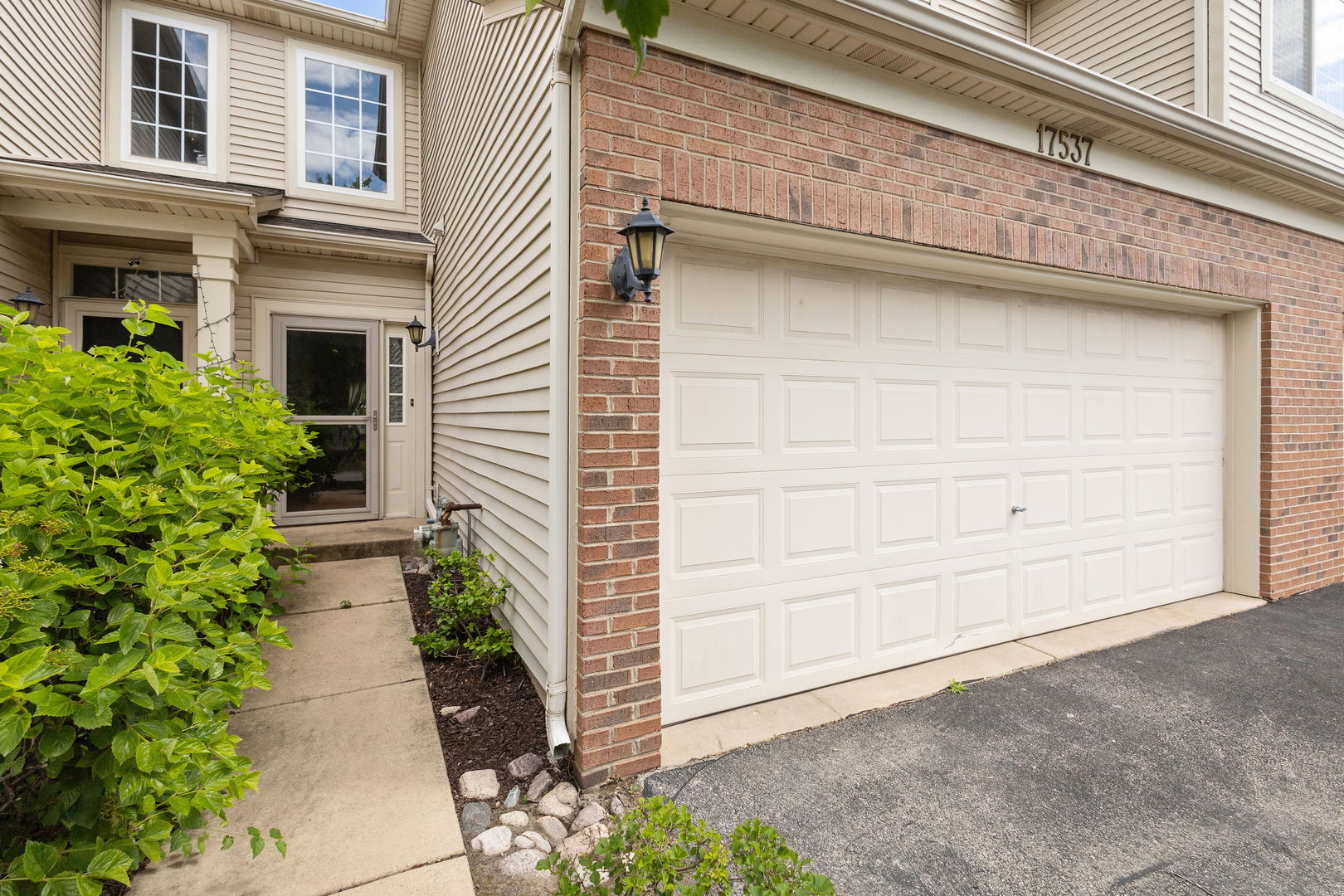 17537 S Gilbert Drive, Lockport, IL 60441