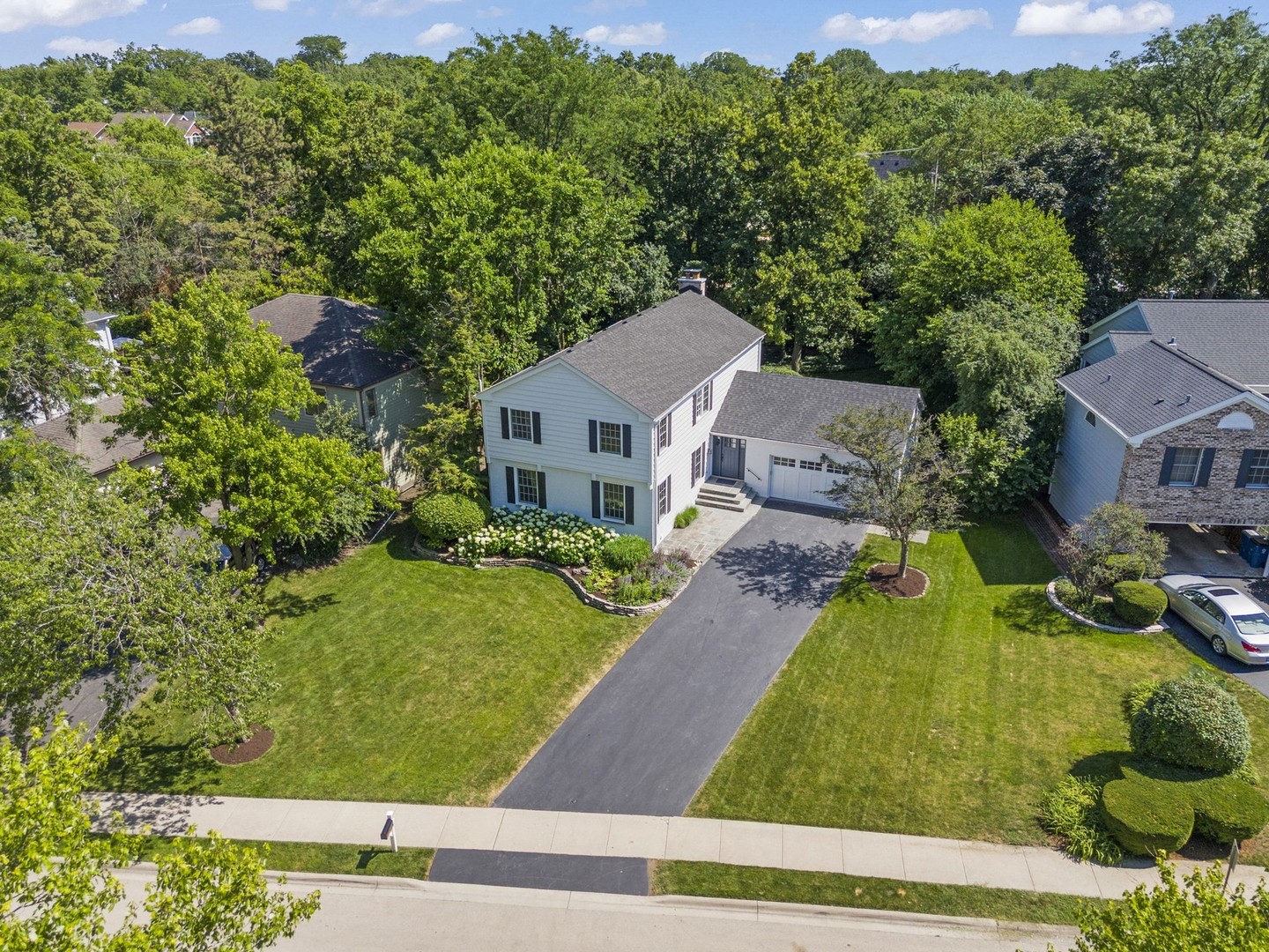 216 Bonnie Brae Road, Hinsdale, IL 60521