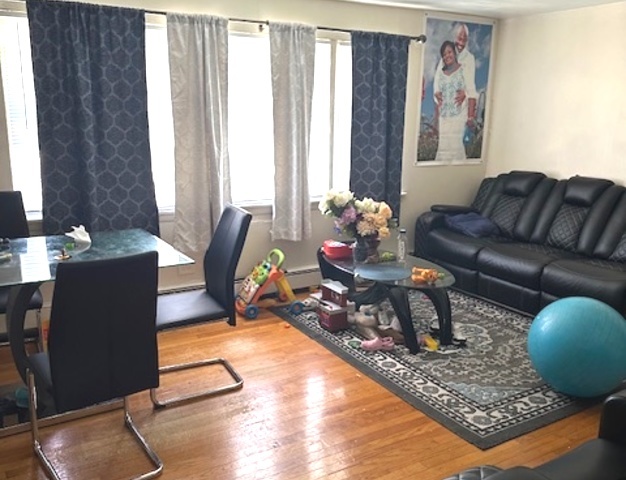 8258 S Maryland Avenue, Chicago, IL 60619