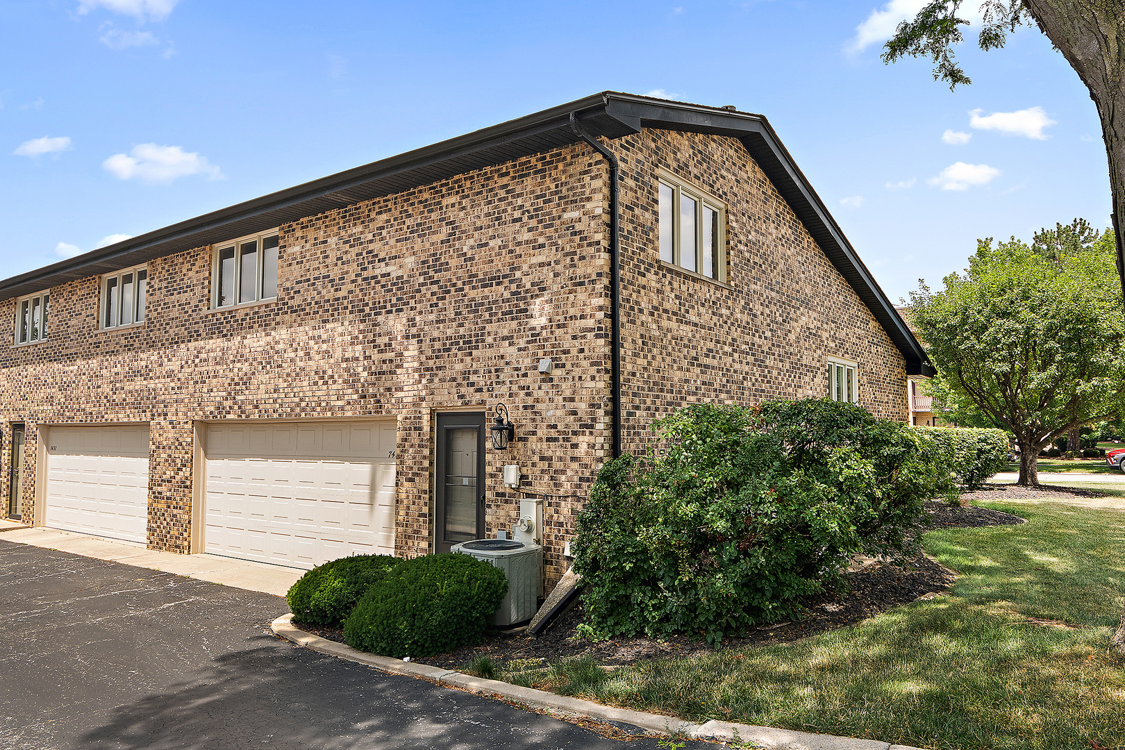 7435 W 153rd Street, Orland Park, IL 60462