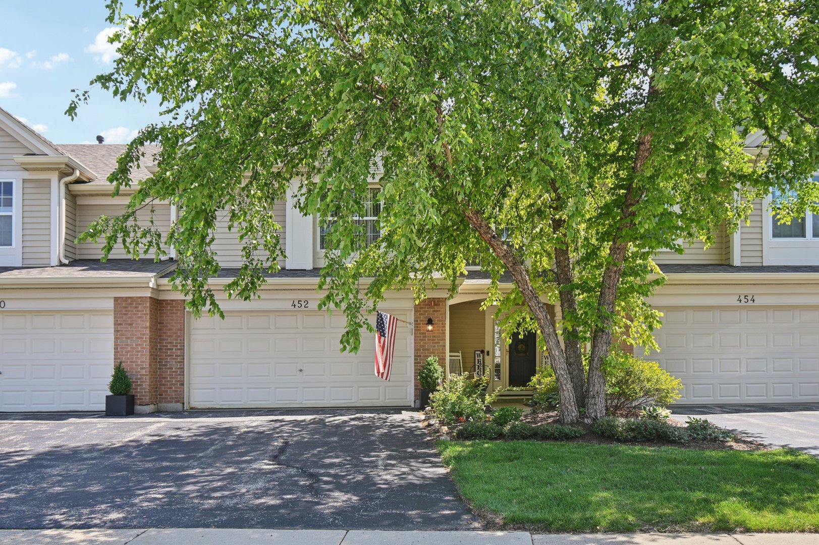 452 Blue Springs Drive, Fox Lake, IL 60020