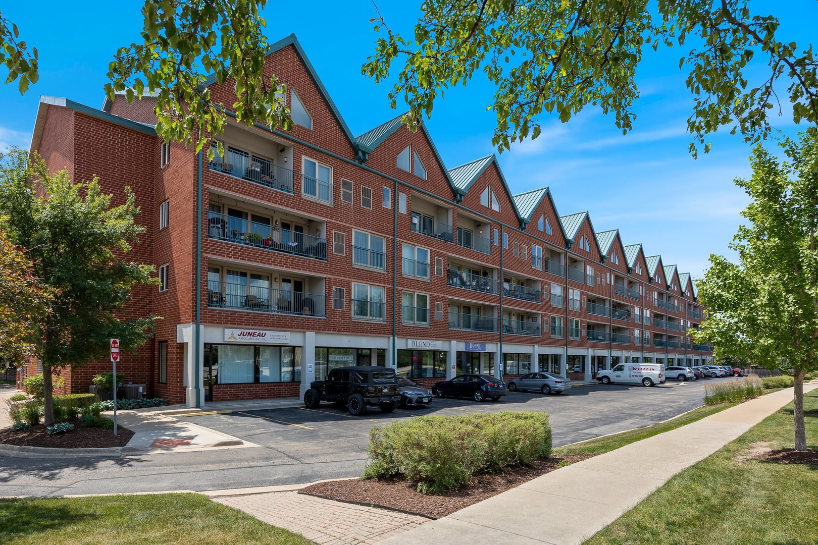 1111 Burlington Avenue #105, Lisle, IL 60532
