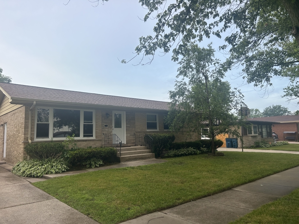 248 W Elmwood Drive, Chicago Heights, IL 60411