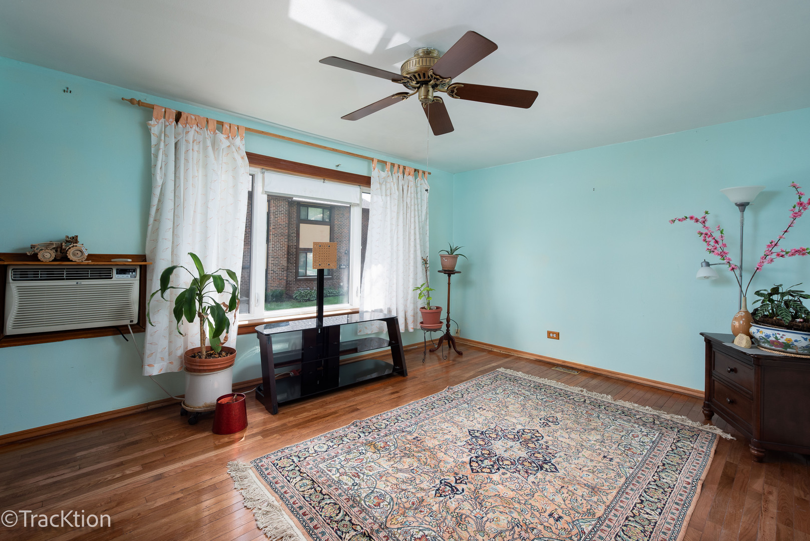 1S120 Radford Lane, Villa Park, IL 60181