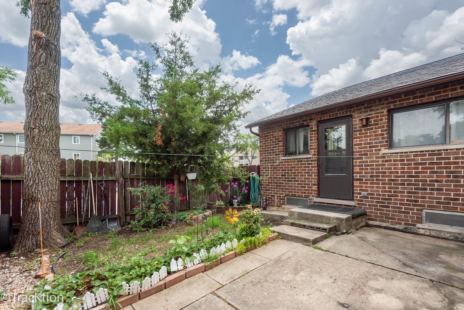 1S120 Radford Lane, Villa Park, IL 60181