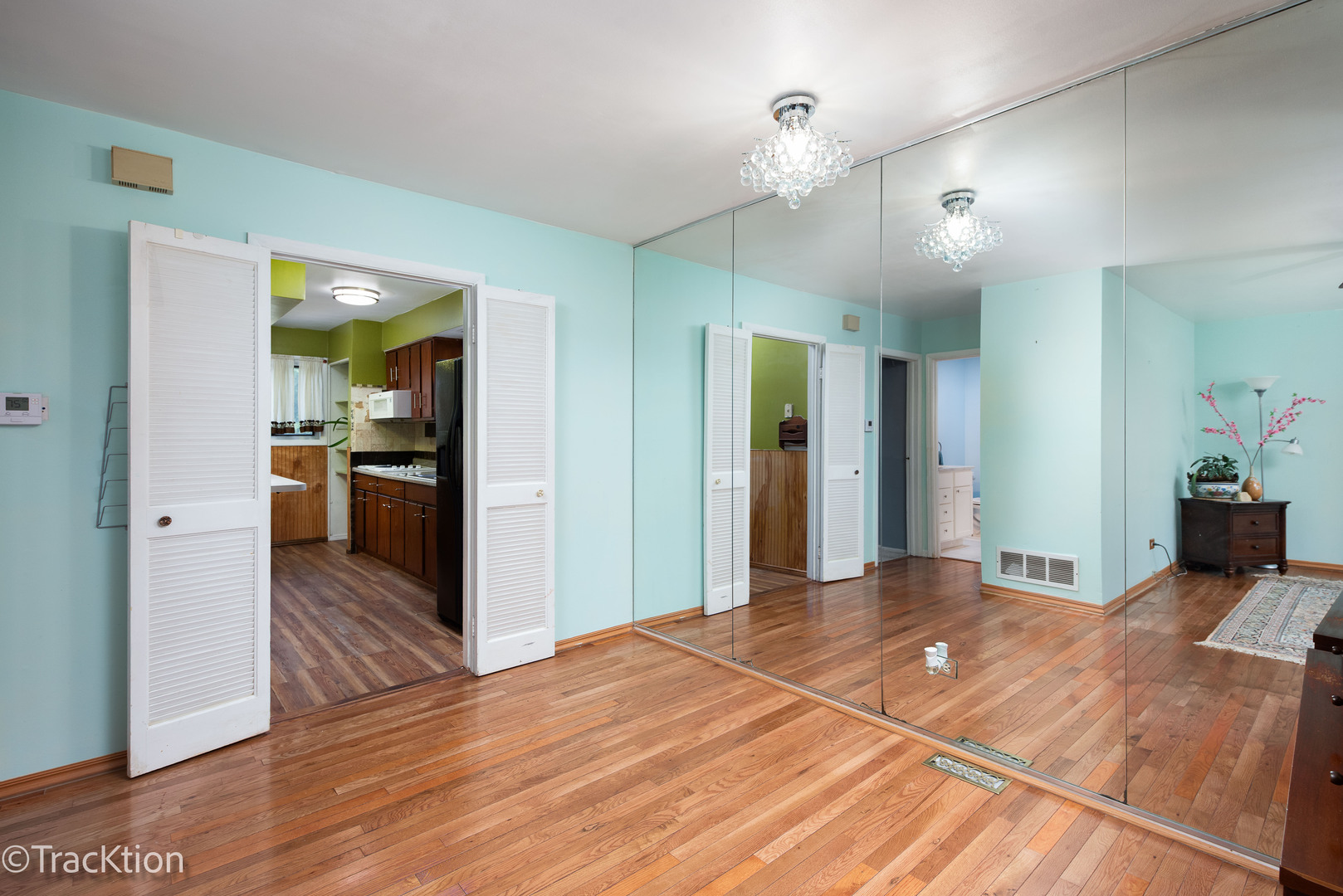 1S120 Radford Lane, Villa Park, IL 60181