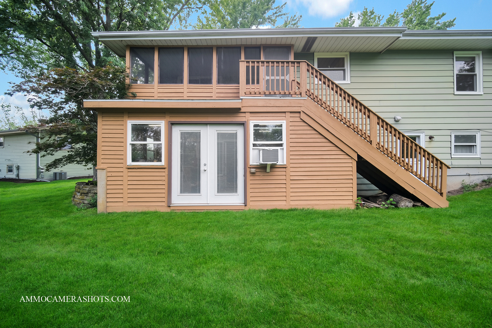 2S165 Huntington Court, Glen Ellyn, IL 60137
