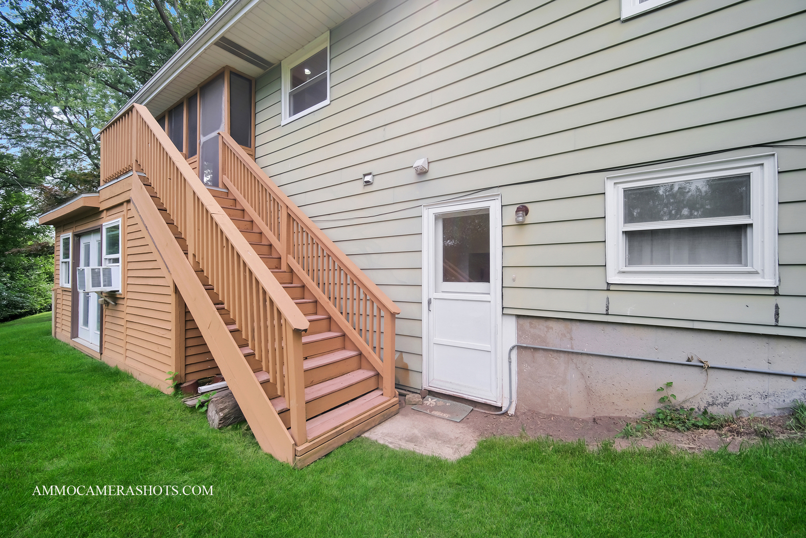 2S165 Huntington Court, Glen Ellyn, IL 60137